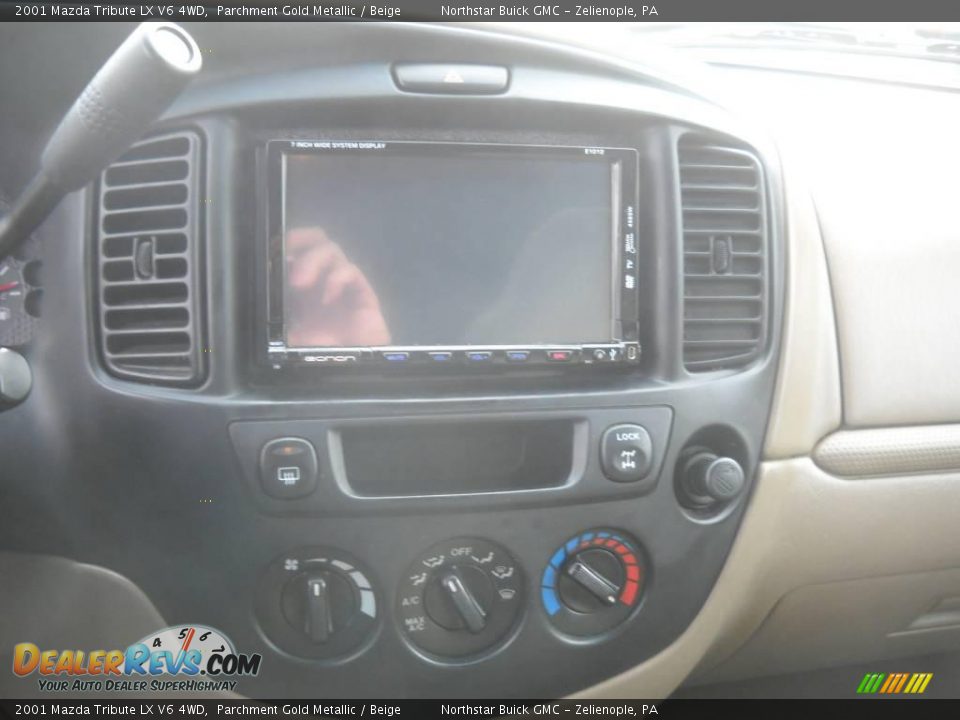 2001 Mazda Tribute LX V6 4WD Parchment Gold Metallic / Beige Photo #17