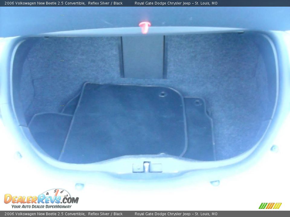 2006 Volkswagen New Beetle 2.5 Convertible Reflex Silver / Black Photo #15