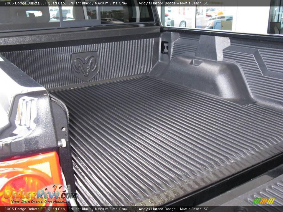 2006 Dodge Dakota SLT Quad Cab Brilliant Black / Medium Slate Gray Photo #9