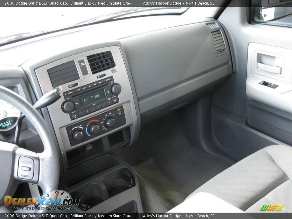 2006 Dodge Dakota SLT Quad Cab Brilliant Black / Medium Slate Gray Photo #20