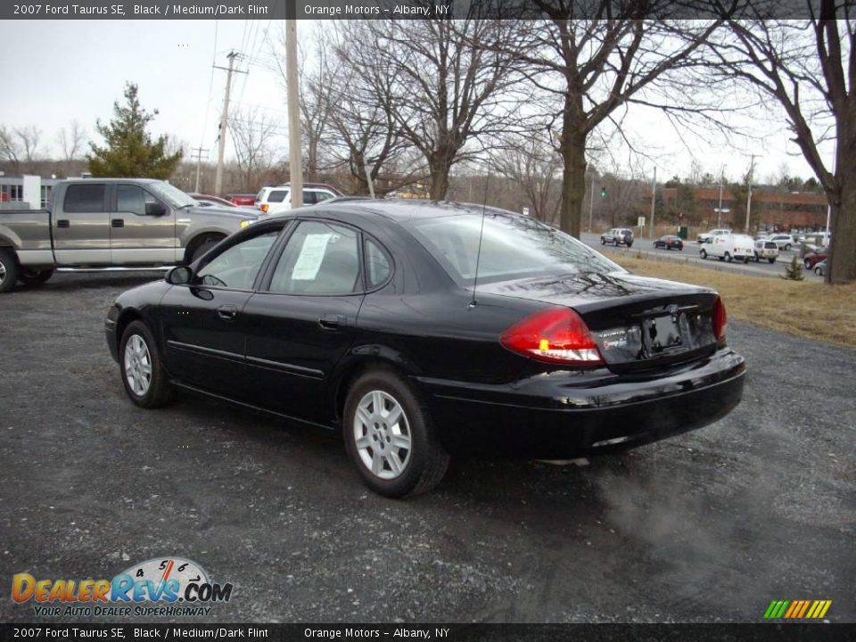 2007 Ford Taurus SE Black / Medium/Dark Flint Photo #4
