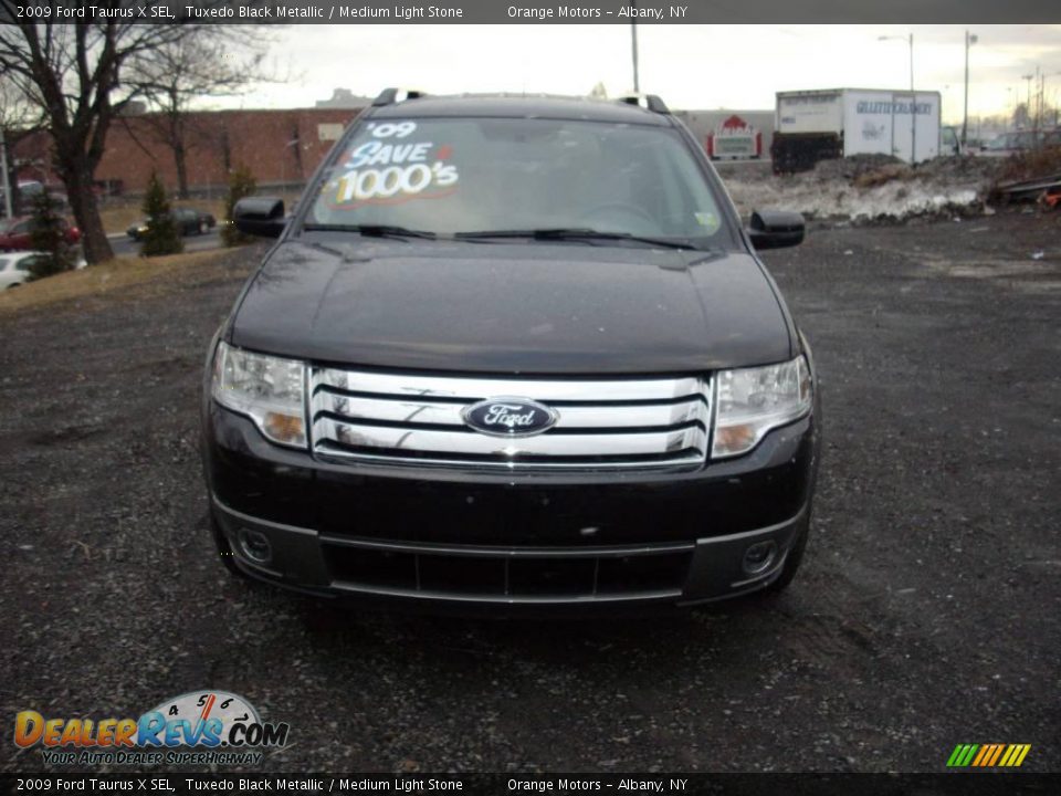 2009 Ford Taurus X SEL Tuxedo Black Metallic / Medium Light Stone Photo #4