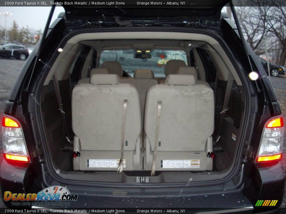 2009 Ford Taurus X SEL Tuxedo Black Metallic / Medium Light Stone Photo #5