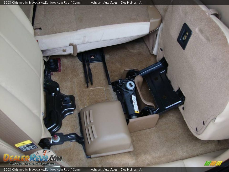 2003 Oldsmobile Bravada AWD Jewelcoat Red / Camel Photo #32