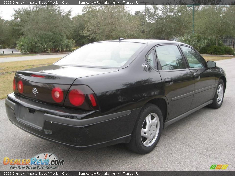 2005 Chevrolet Impala Black / Medium Gray Photo #12