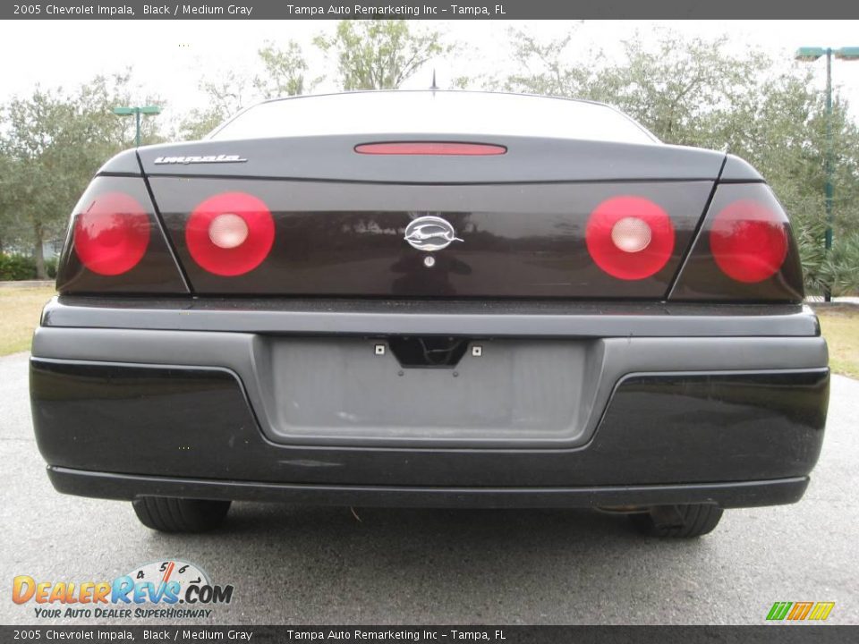2005 Chevrolet Impala Black / Medium Gray Photo #13