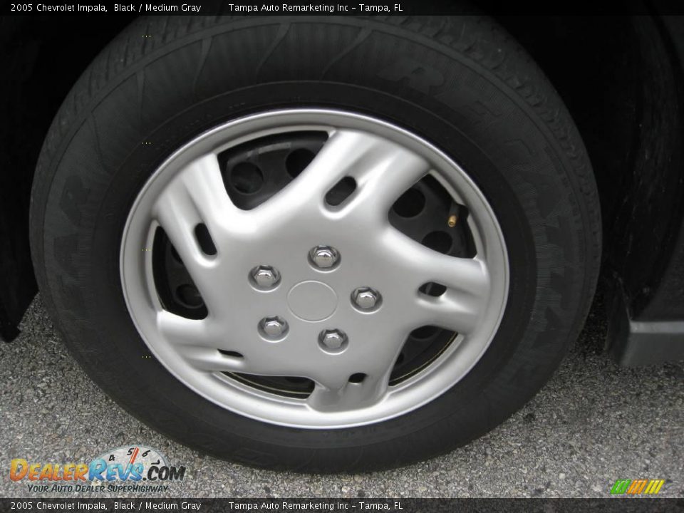 2005 Chevrolet Impala Black / Medium Gray Photo #15