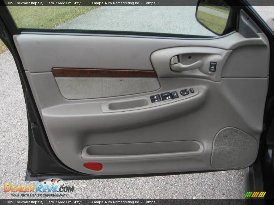 2005 Chevrolet Impala Black / Medium Gray Photo #18