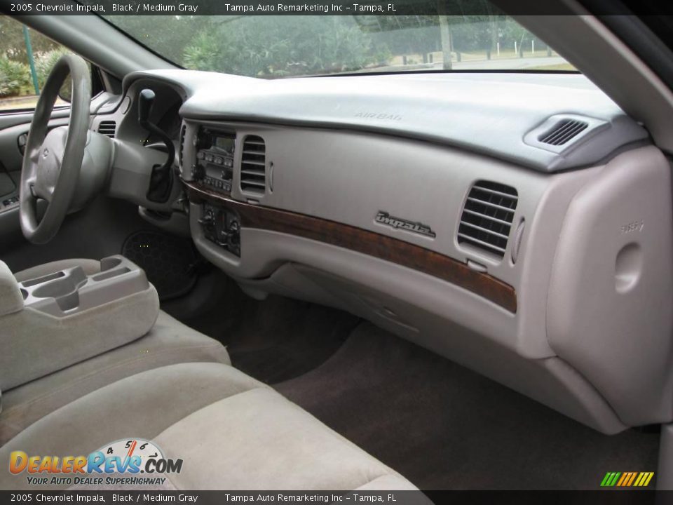 2005 Chevrolet Impala Black / Medium Gray Photo #30