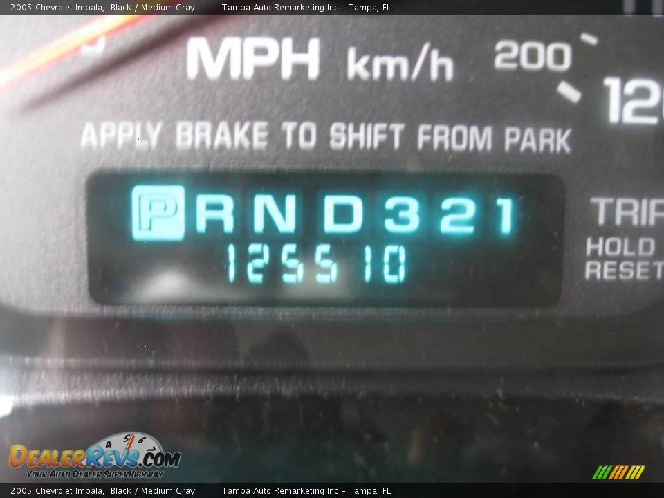 2005 Chevrolet Impala Black / Medium Gray Photo #35