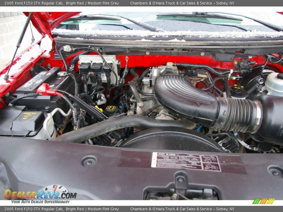 2005 Ford F150 STX Regular Cab Bright Red / Medium Flint Grey Photo #11