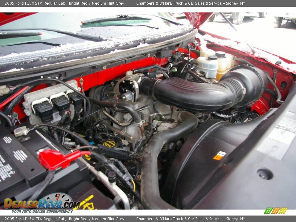 2005 Ford F150 STX Regular Cab Bright Red / Medium Flint Grey Photo #12