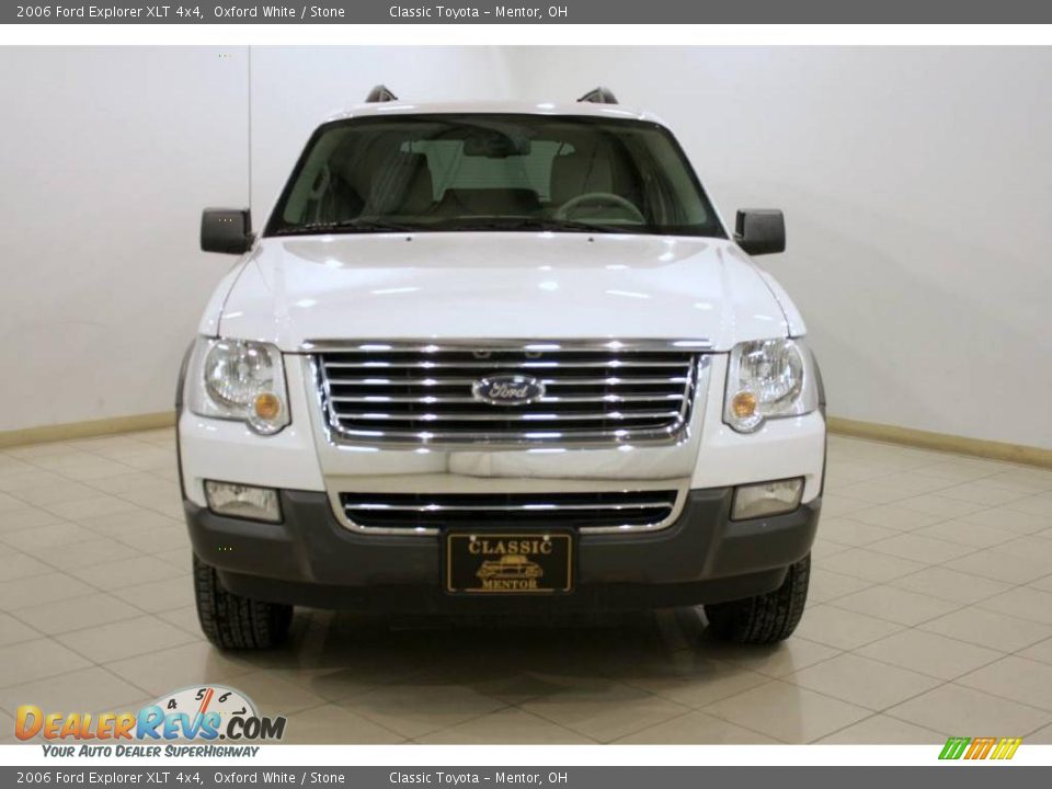 2006 Ford Explorer XLT 4x4 Oxford White / Stone Photo #2