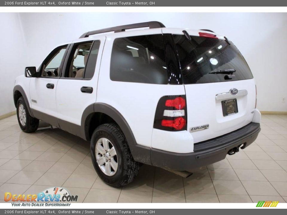2006 Ford Explorer XLT 4x4 Oxford White / Stone Photo #5