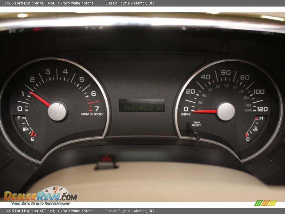 2006 Ford Explorer XLT 4x4 Oxford White / Stone Photo #12