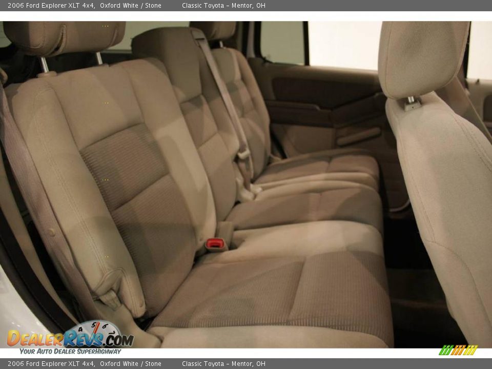 2006 Ford Explorer XLT 4x4 Oxford White / Stone Photo #16