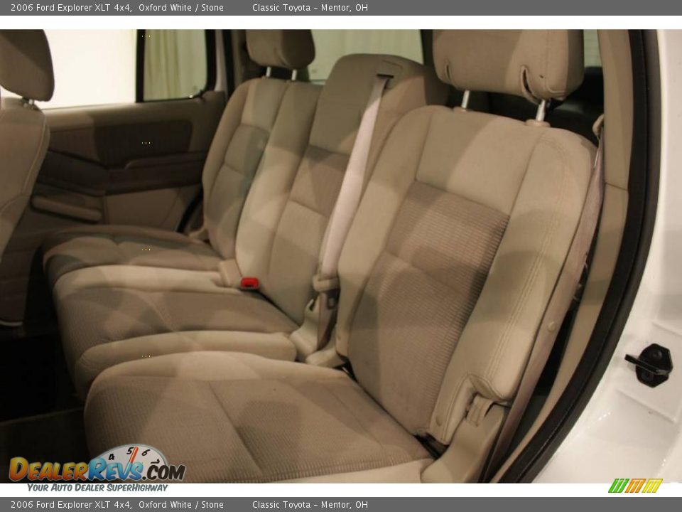 2006 Ford Explorer XLT 4x4 Oxford White / Stone Photo #17