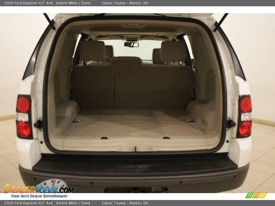 2006 Ford Explorer XLT 4x4 Oxford White / Stone Photo #19