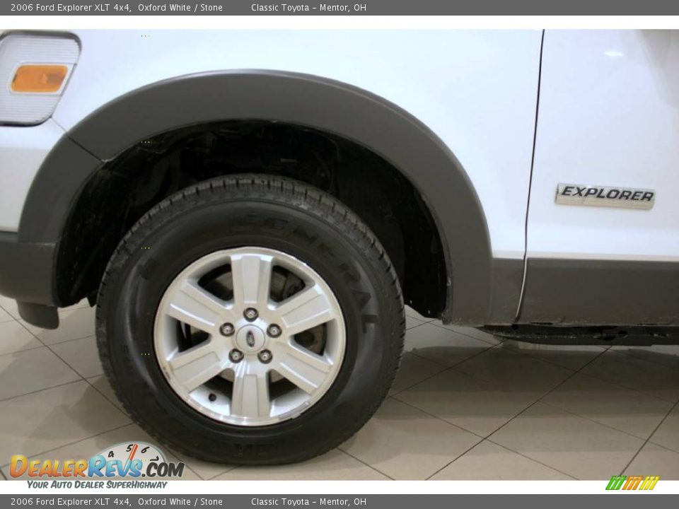 2006 Ford Explorer XLT 4x4 Oxford White / Stone Photo #21