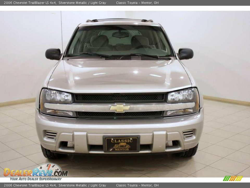 2006 Chevrolet TrailBlazer LS 4x4 Silverstone Metallic / Light Gray Photo #2