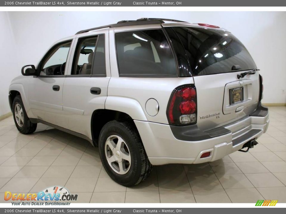 2006 Chevrolet TrailBlazer LS 4x4 Silverstone Metallic / Light Gray Photo #5
