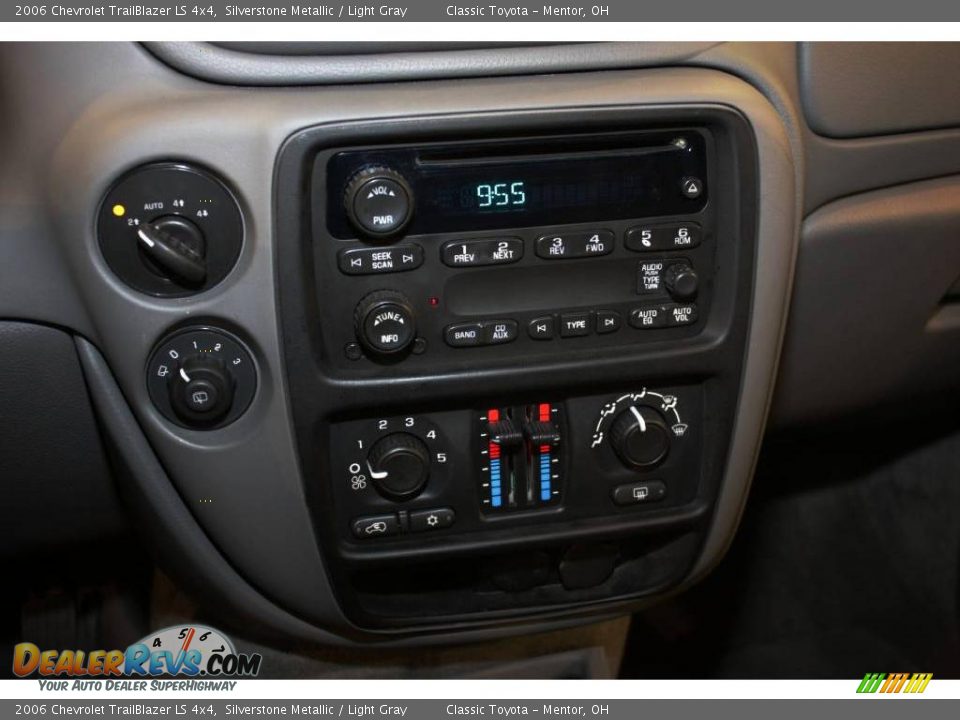 2006 Chevrolet TrailBlazer LS 4x4 Silverstone Metallic / Light Gray Photo #12