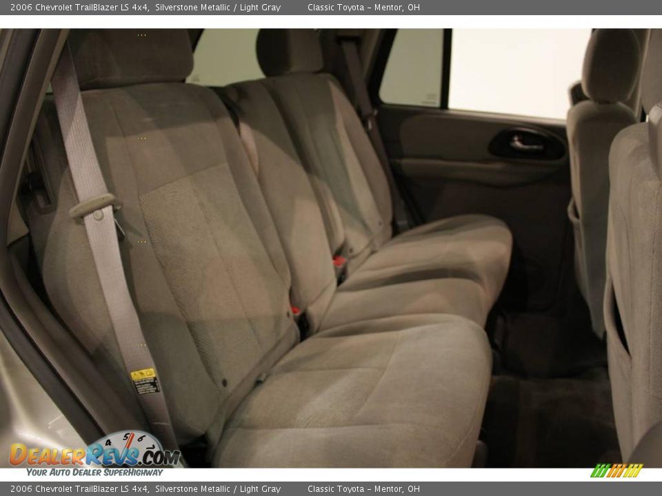 2006 Chevrolet TrailBlazer LS 4x4 Silverstone Metallic / Light Gray Photo #15