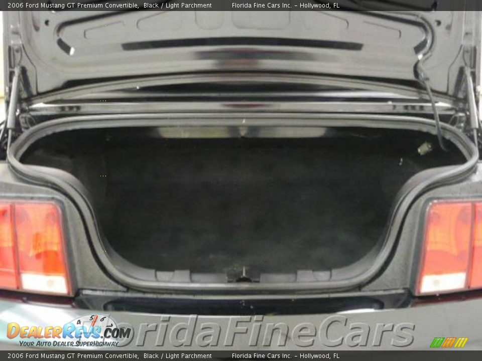 2006 Ford Mustang GT Premium Convertible Black / Light Parchment Photo #11