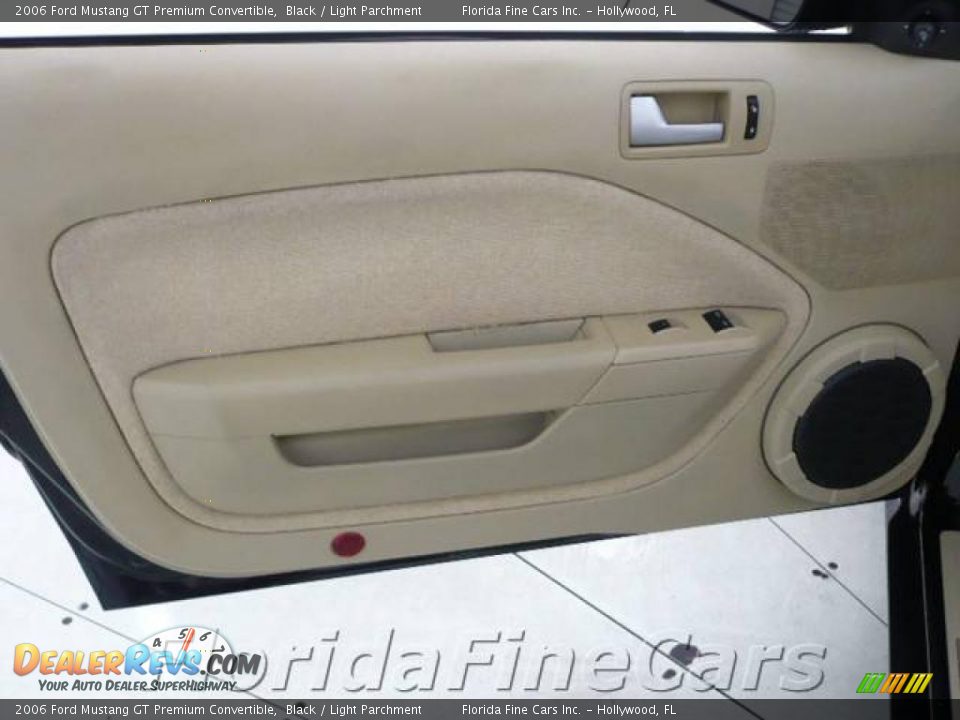2006 Ford Mustang GT Premium Convertible Black / Light Parchment Photo #12