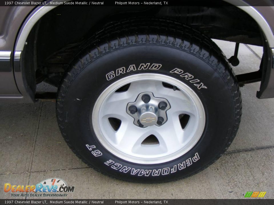 1997 Chevrolet Blazer LT Medium Suede Metallic / Neutral Photo #13