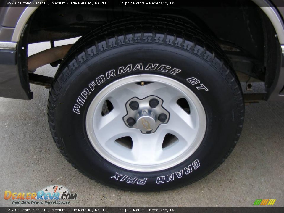 1997 Chevrolet Blazer LT Medium Suede Metallic / Neutral Photo #14