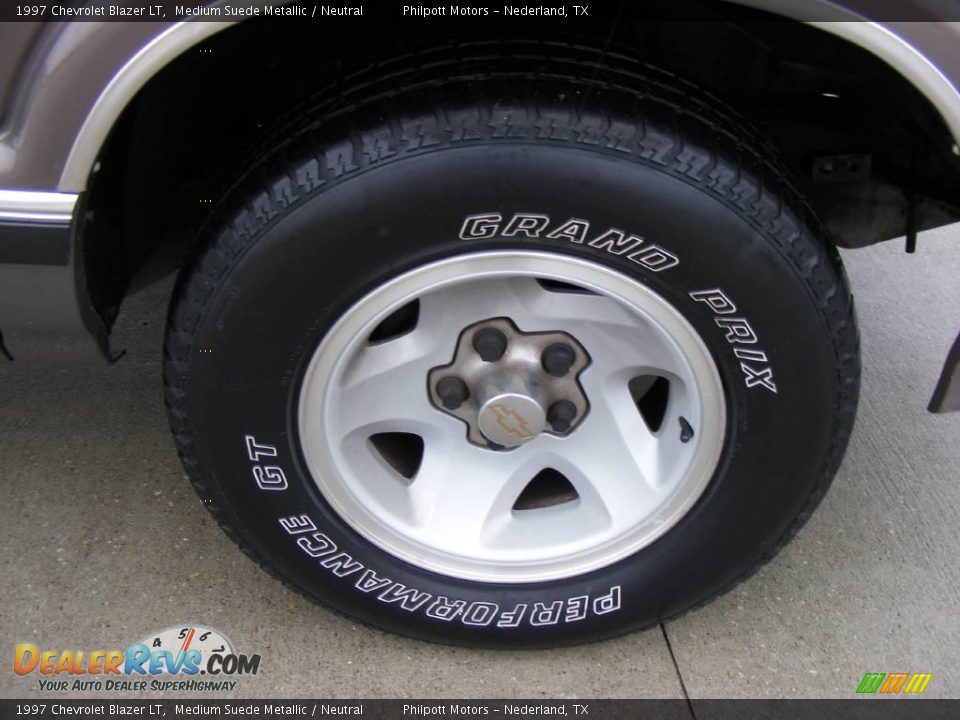 1997 Chevrolet Blazer LT Medium Suede Metallic / Neutral Photo #15