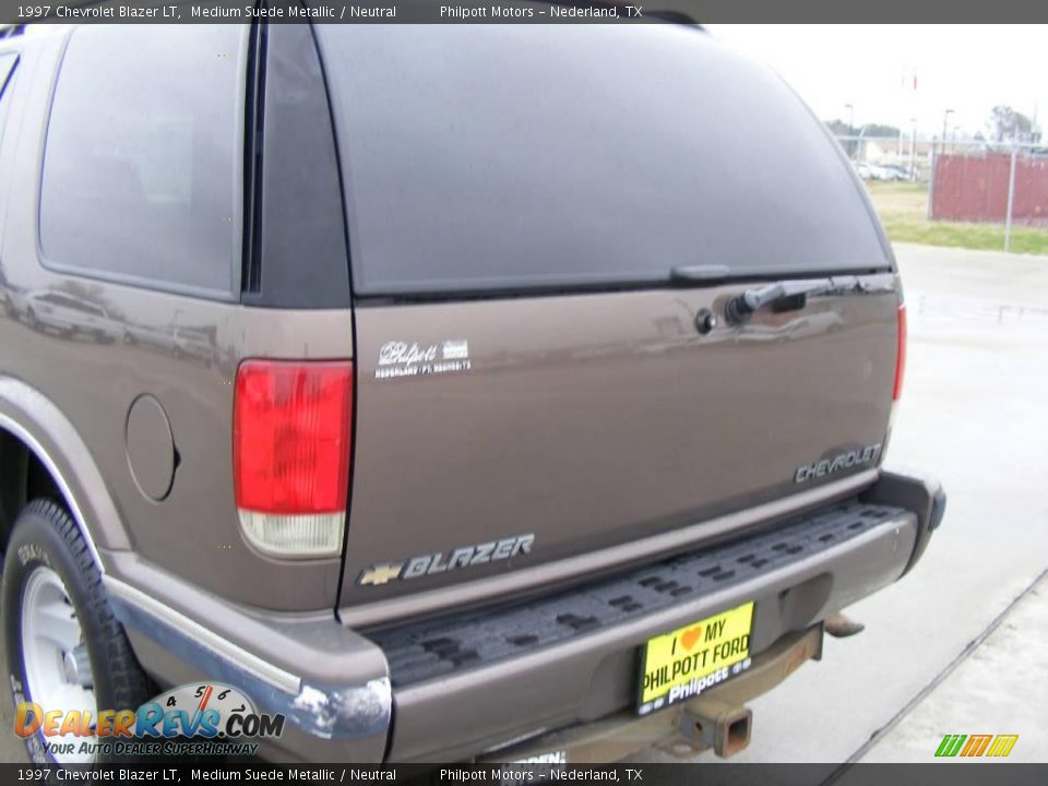 1997 Chevrolet Blazer LT Medium Suede Metallic / Neutral Photo #23