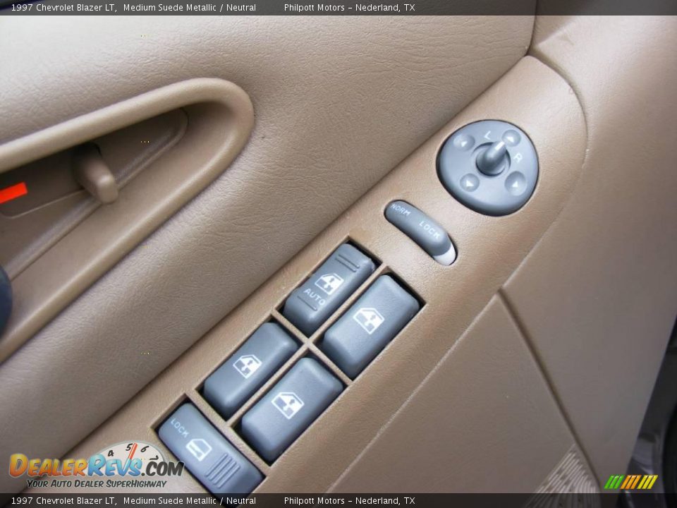 1997 Chevrolet Blazer LT Medium Suede Metallic / Neutral Photo #36