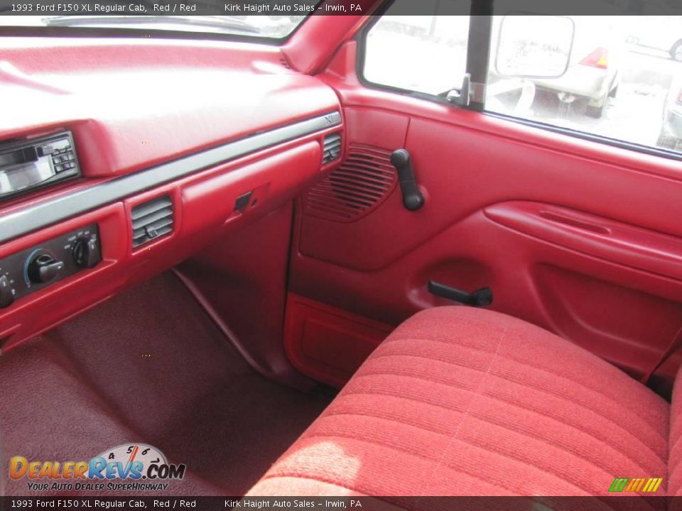 1993 Ford F150 XL Regular Cab Red / Red Photo #17