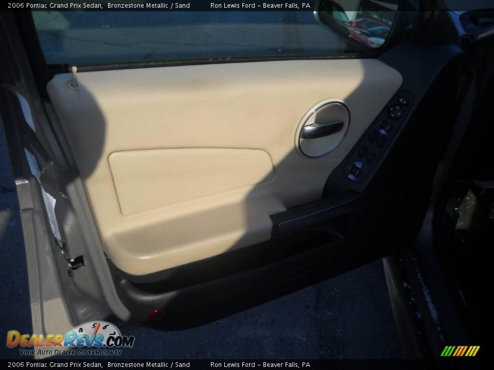 2006 Pontiac Grand Prix Sedan Bronzestone Metallic / Sand Photo #6