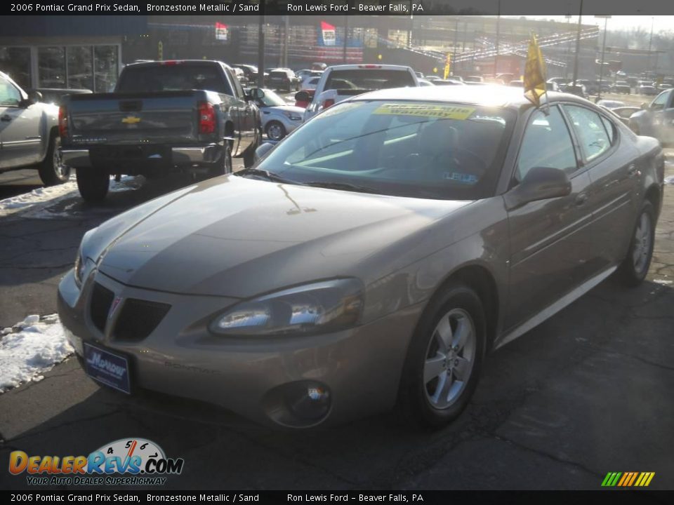 2006 Pontiac Grand Prix Sedan Bronzestone Metallic / Sand Photo #18