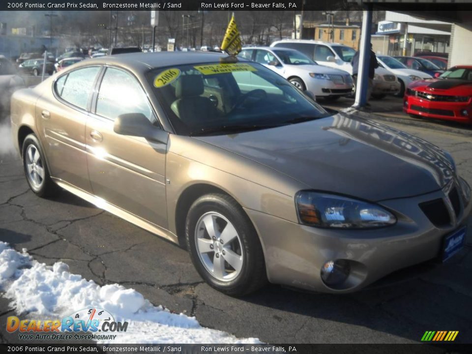 2006 Pontiac Grand Prix Sedan Bronzestone Metallic / Sand Photo #20
