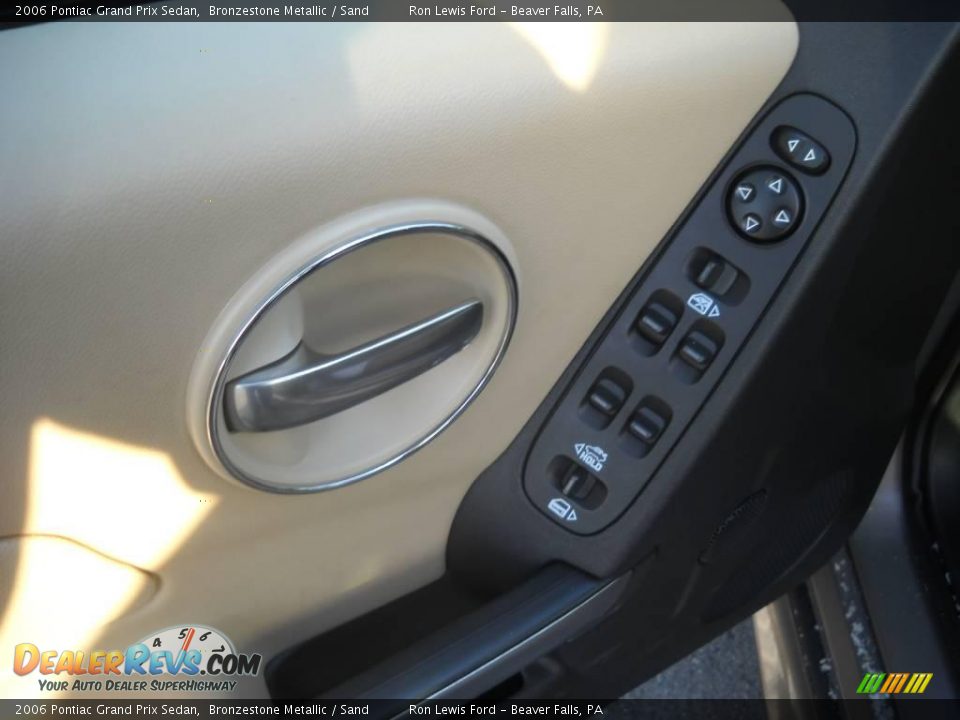 2006 Pontiac Grand Prix Sedan Bronzestone Metallic / Sand Photo #21