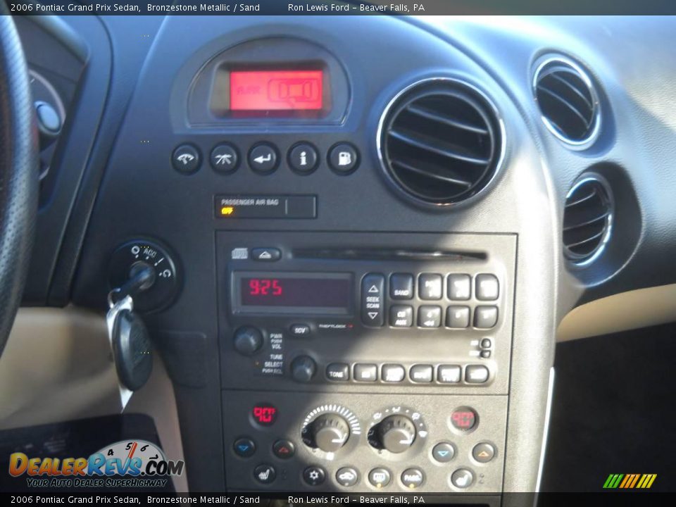 2006 Pontiac Grand Prix Sedan Bronzestone Metallic / Sand Photo #22