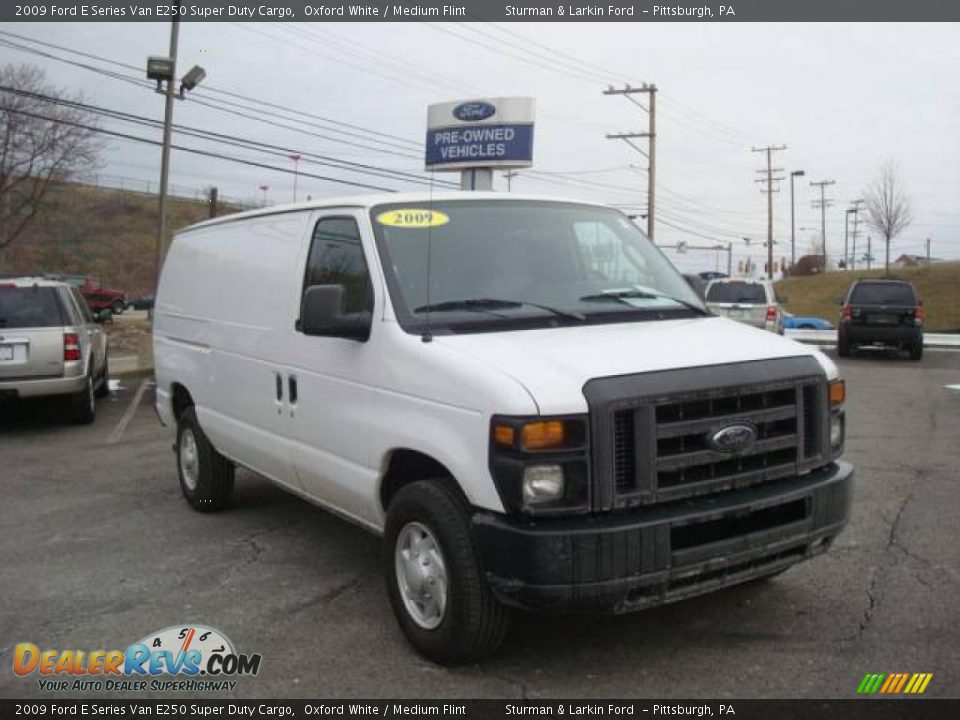 2009 Ford E Series Van E250 Super Duty Cargo Oxford White / Medium Flint Photo #1