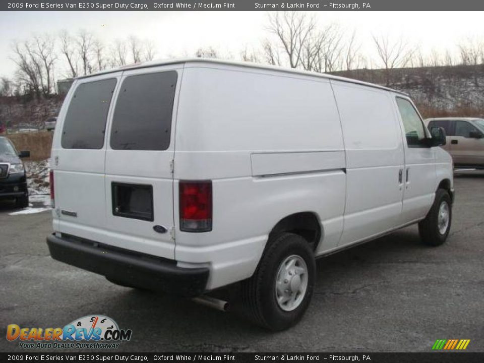 2009 Ford E Series Van E250 Super Duty Cargo Oxford White / Medium Flint Photo #3
