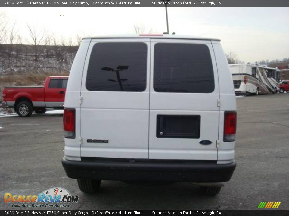 2009 Ford E Series Van E250 Super Duty Cargo Oxford White / Medium Flint Photo #4