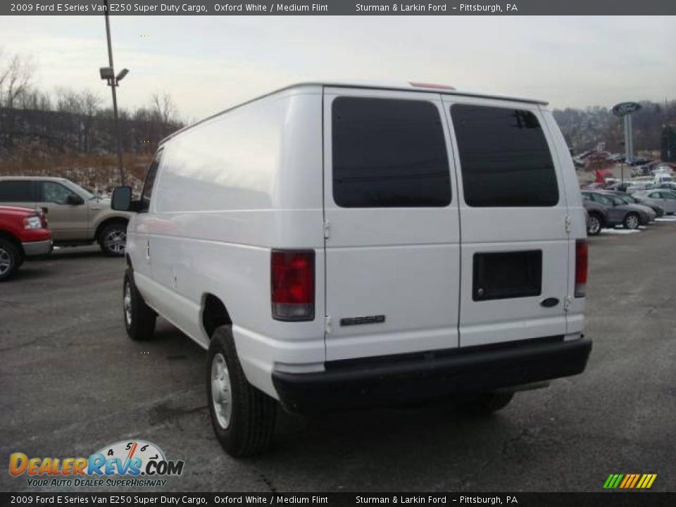 2009 Ford E Series Van E250 Super Duty Cargo Oxford White / Medium Flint Photo #5
