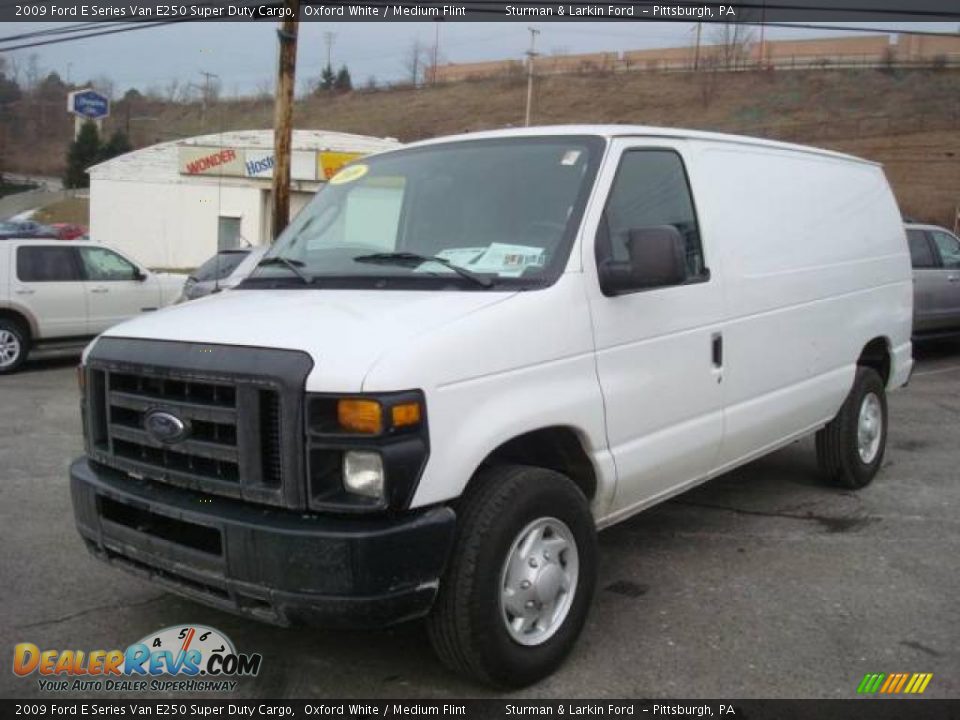 2009 Ford E Series Van E250 Super Duty Cargo Oxford White / Medium Flint Photo #7