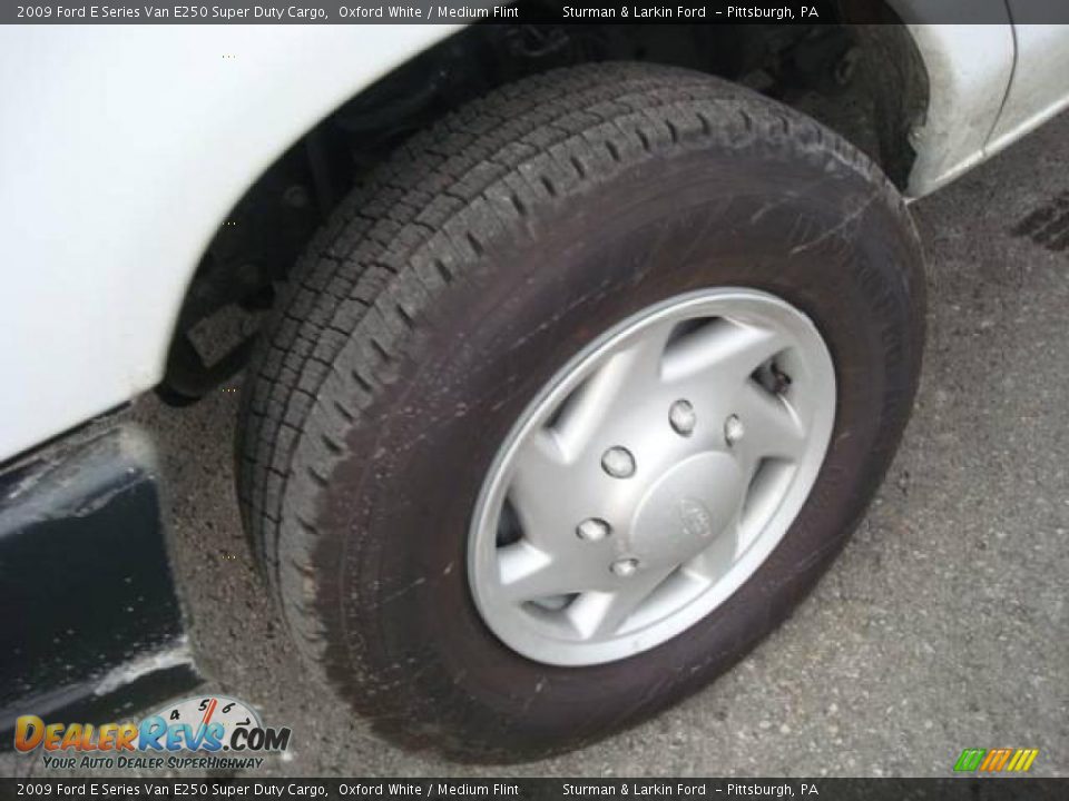 2009 Ford E Series Van E250 Super Duty Cargo Oxford White / Medium Flint Photo #9