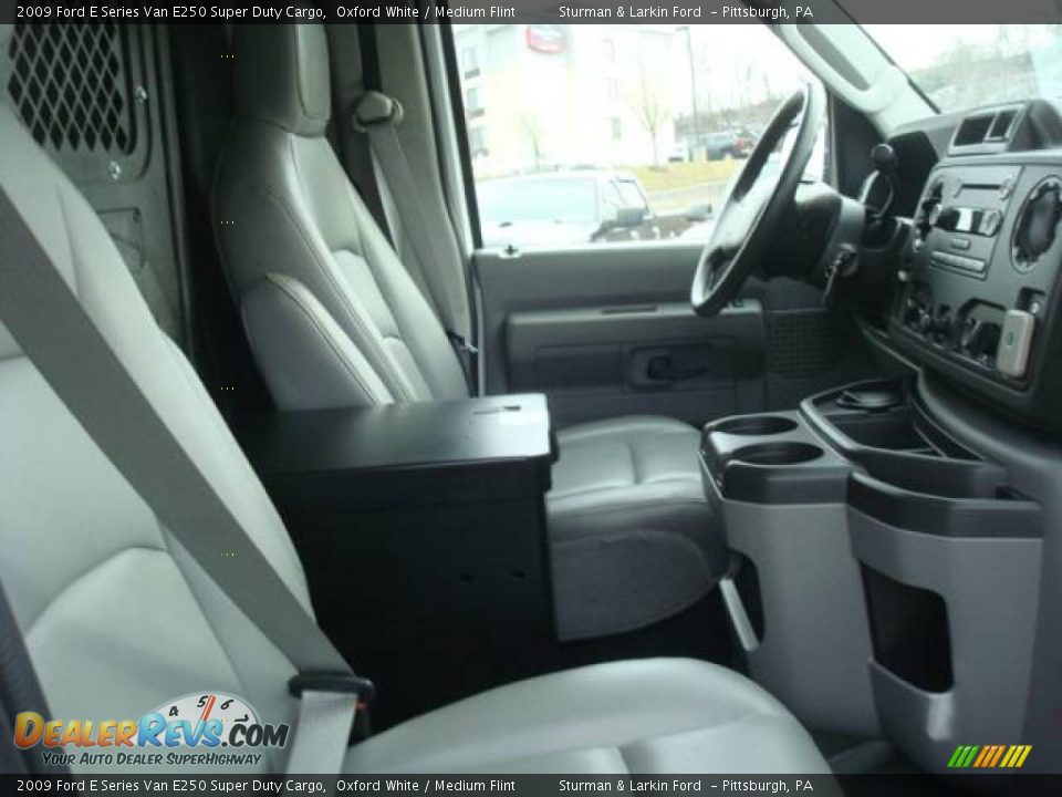 2009 Ford E Series Van E250 Super Duty Cargo Oxford White / Medium Flint Photo #12