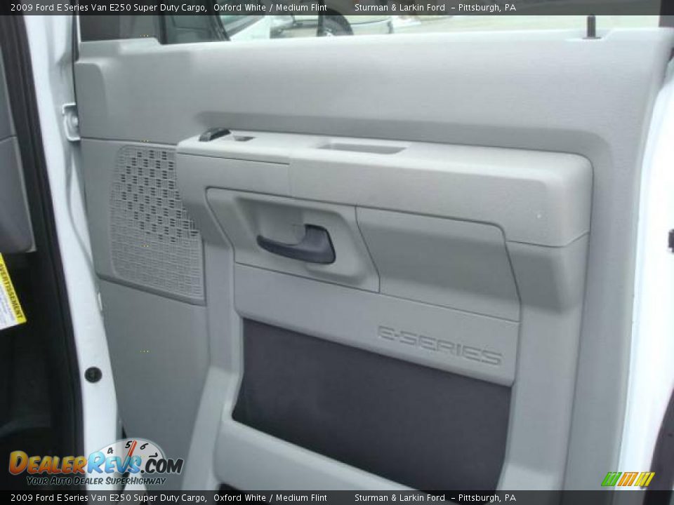 2009 Ford E Series Van E250 Super Duty Cargo Oxford White / Medium Flint Photo #14