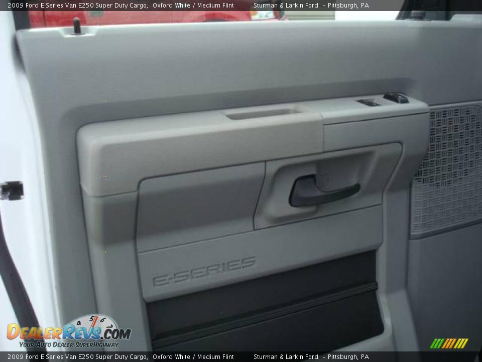 2009 Ford E Series Van E250 Super Duty Cargo Oxford White / Medium Flint Photo #17