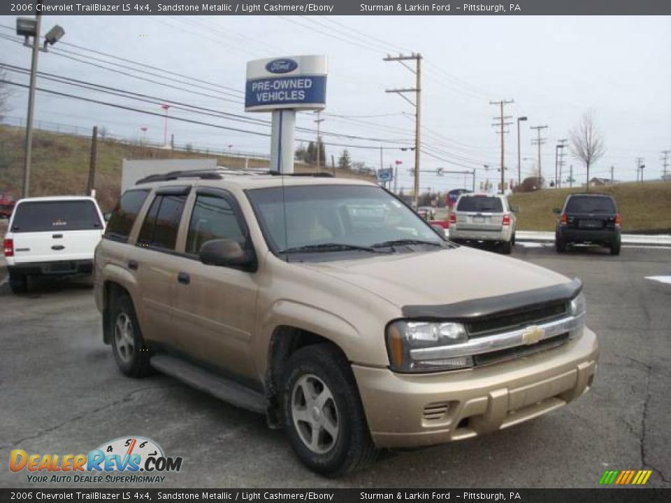 2006 Chevrolet TrailBlazer LS 4x4 Sandstone Metallic / Light Cashmere/Ebony Photo #1